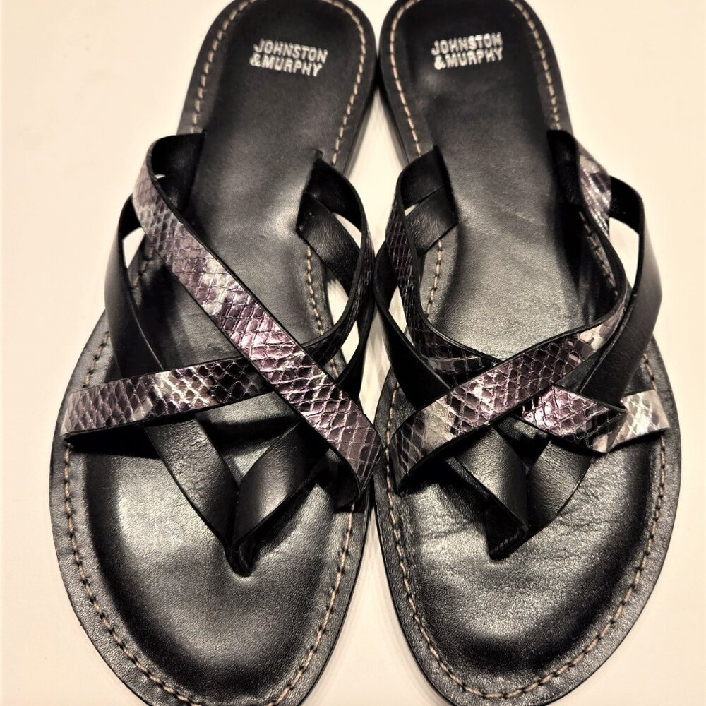 New Johnston & Murphy black & purple reptile print "Bobbi" thongs size 7